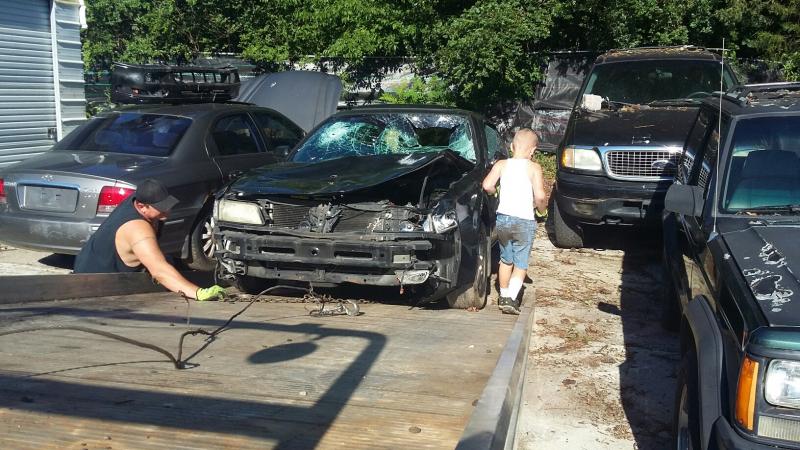 Mike's Junking - We Buy Junk Cars